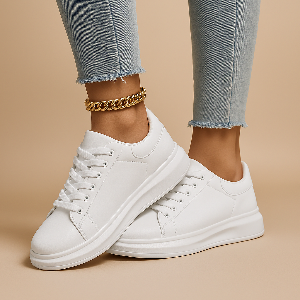 Białe skórzane buty sportowe o minimalistycznym designie dla kobiet